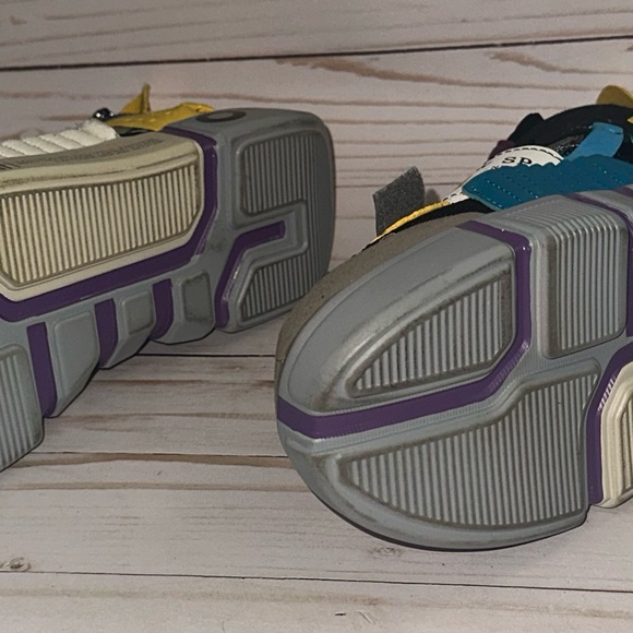 Colorful Multi-Panel Sneakers - Picture 5 of 11